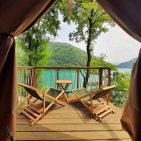 ホテル Glamping Bagrem Jablanica エクステリア 写真