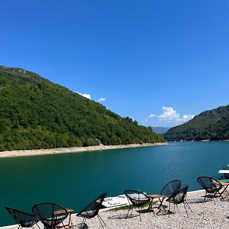 ホテル Glamping Bagrem Jablanica エクステリア 写真