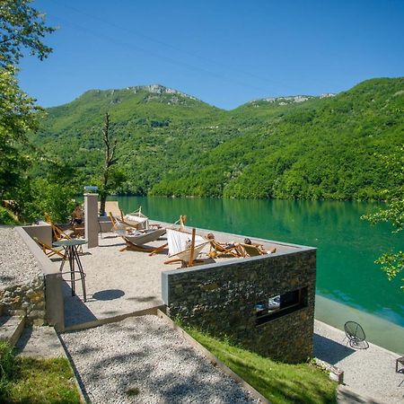 ホテル Glamping Bagrem Jablanica エクステリア 写真