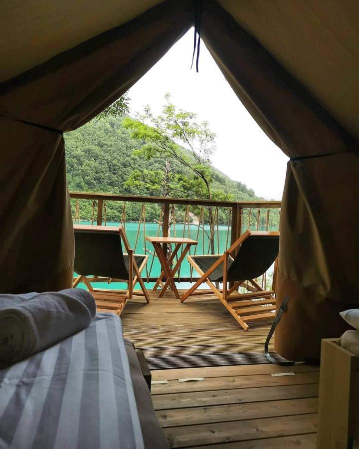 ホテル Glamping Bagrem Jablanica エクステリア 写真