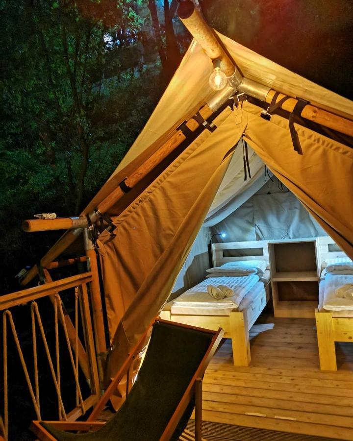 ホテル Glamping Bagrem Jablanica エクステリア 写真