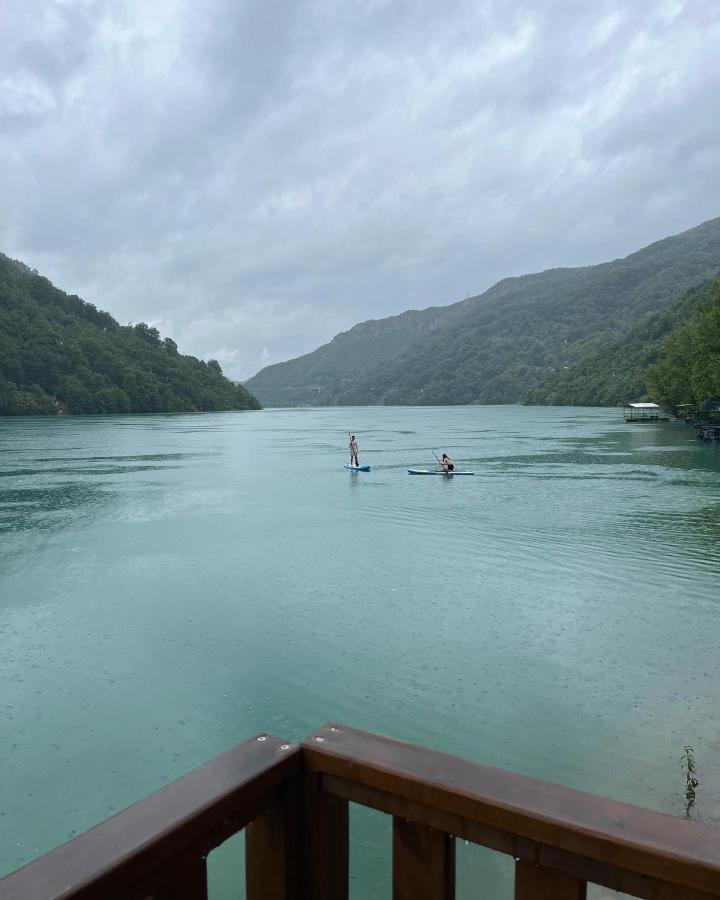 ホテル Glamping Bagrem Jablanica エクステリア 写真