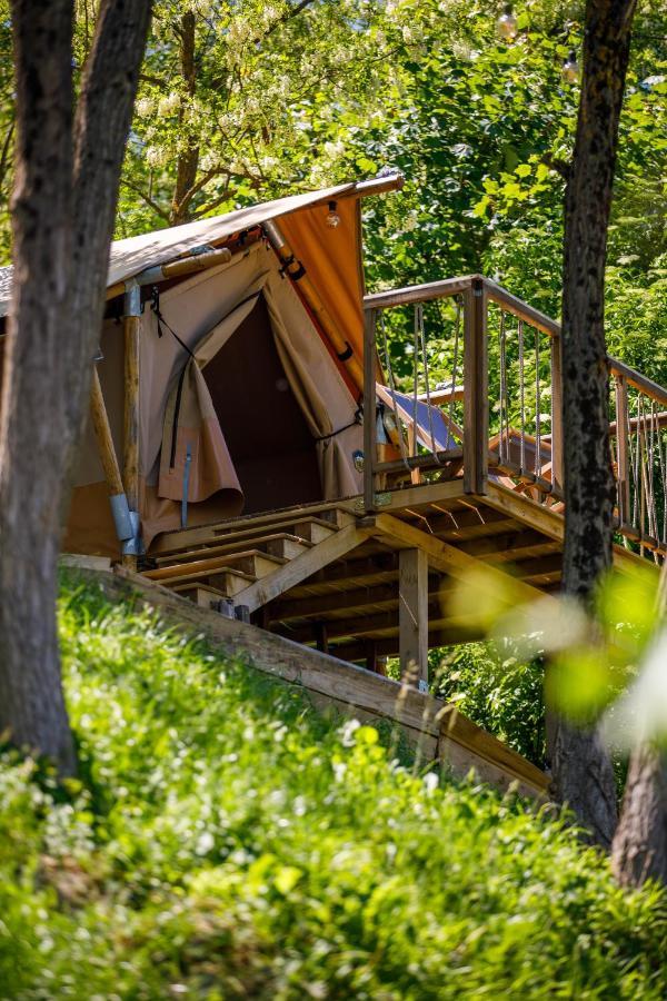 ホテル Glamping Bagrem Jablanica エクステリア 写真