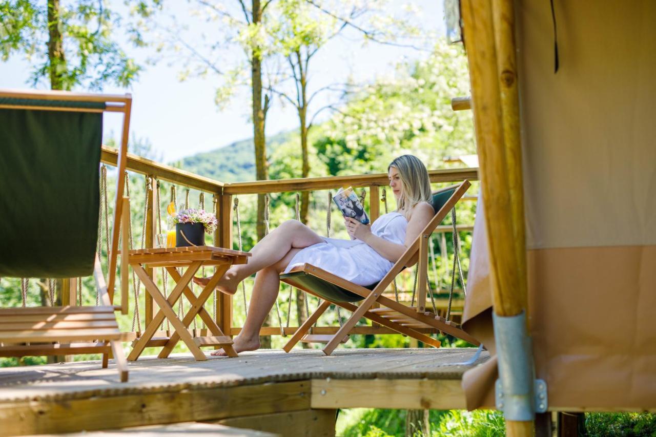 ホテル Glamping Bagrem Jablanica エクステリア 写真