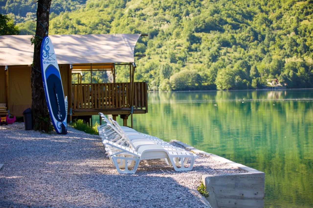 ホテル Glamping Bagrem Jablanica エクステリア 写真