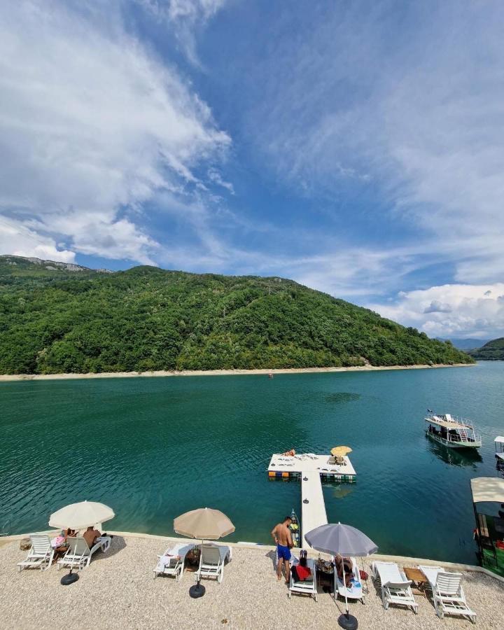 ホテル Glamping Bagrem Jablanica エクステリア 写真