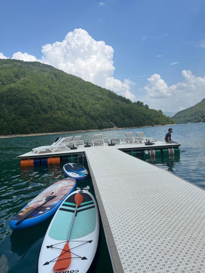 ホテル Glamping Bagrem Jablanica エクステリア 写真