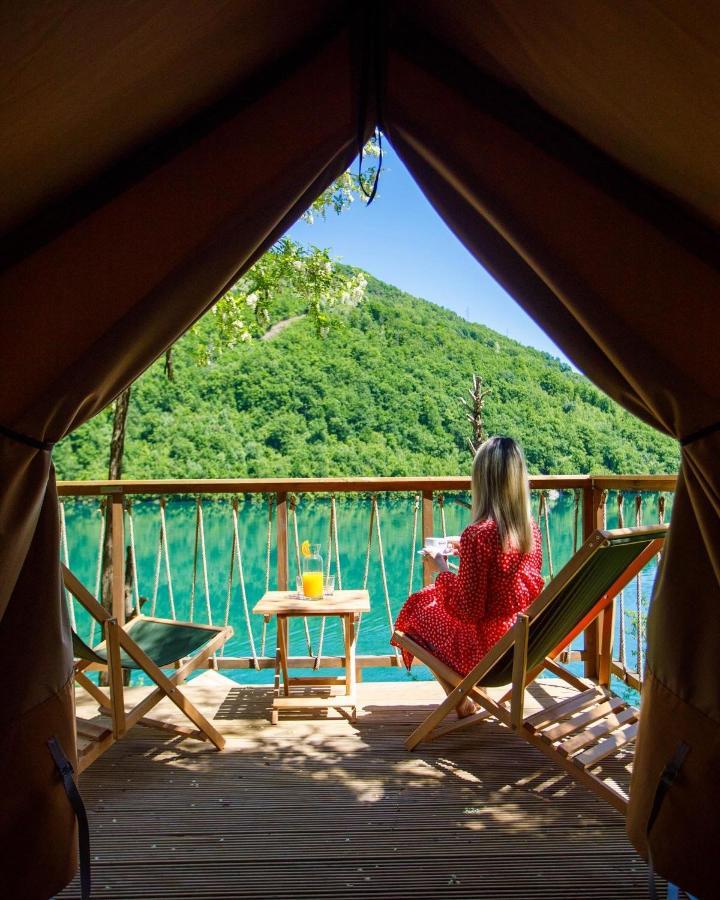 ホテル Glamping Bagrem Jablanica エクステリア 写真