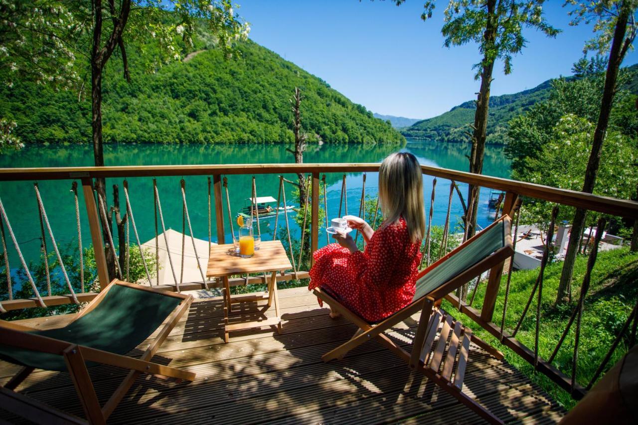 ホテル Glamping Bagrem Jablanica エクステリア 写真