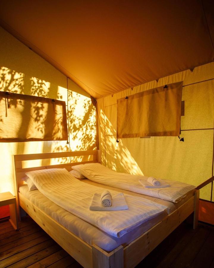 ホテル Glamping Bagrem Jablanica エクステリア 写真