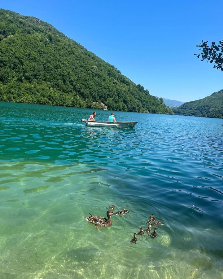 ホテル Glamping Bagrem Jablanica エクステリア 写真