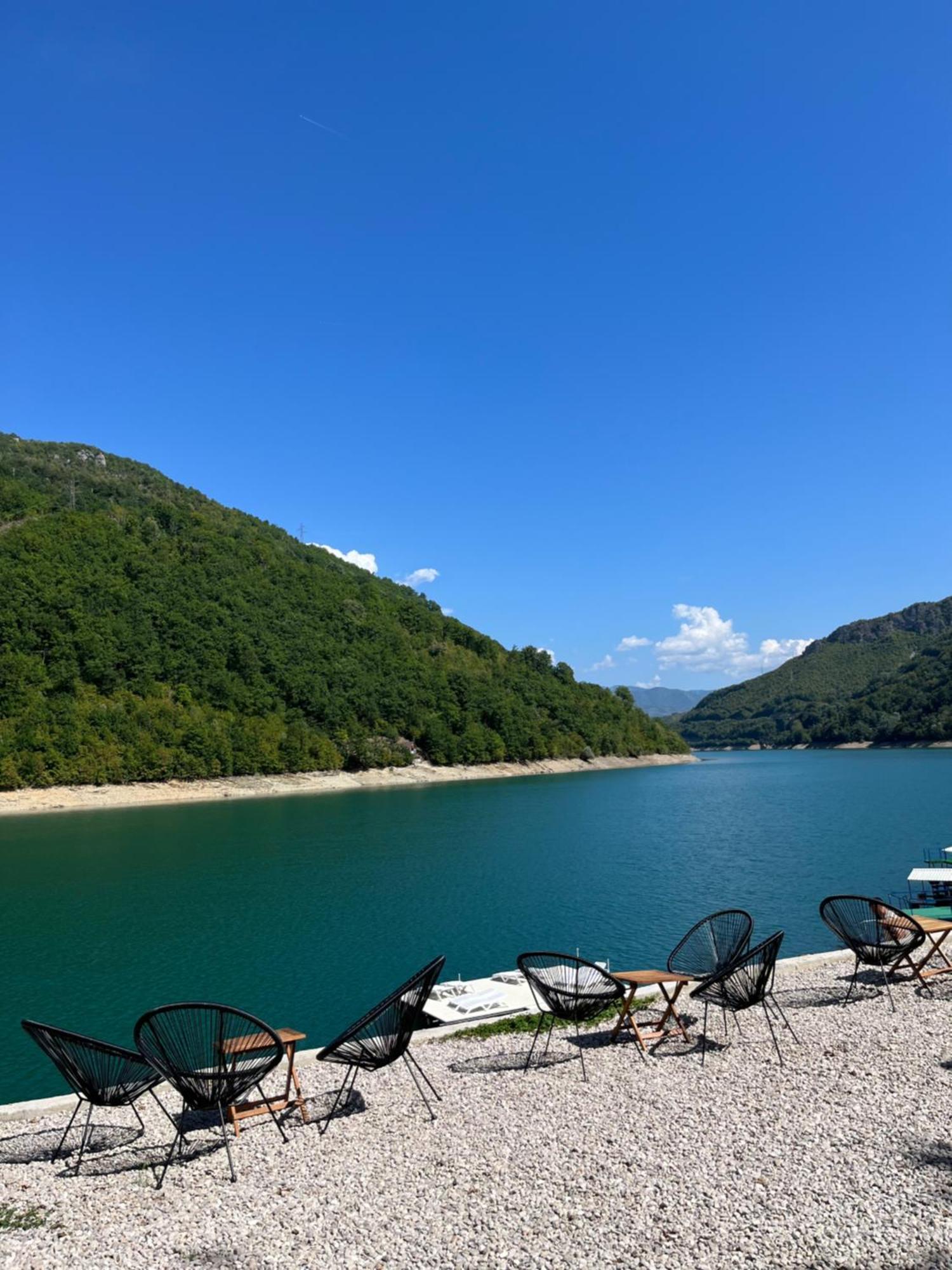 ホテル Glamping Bagrem Jablanica エクステリア 写真