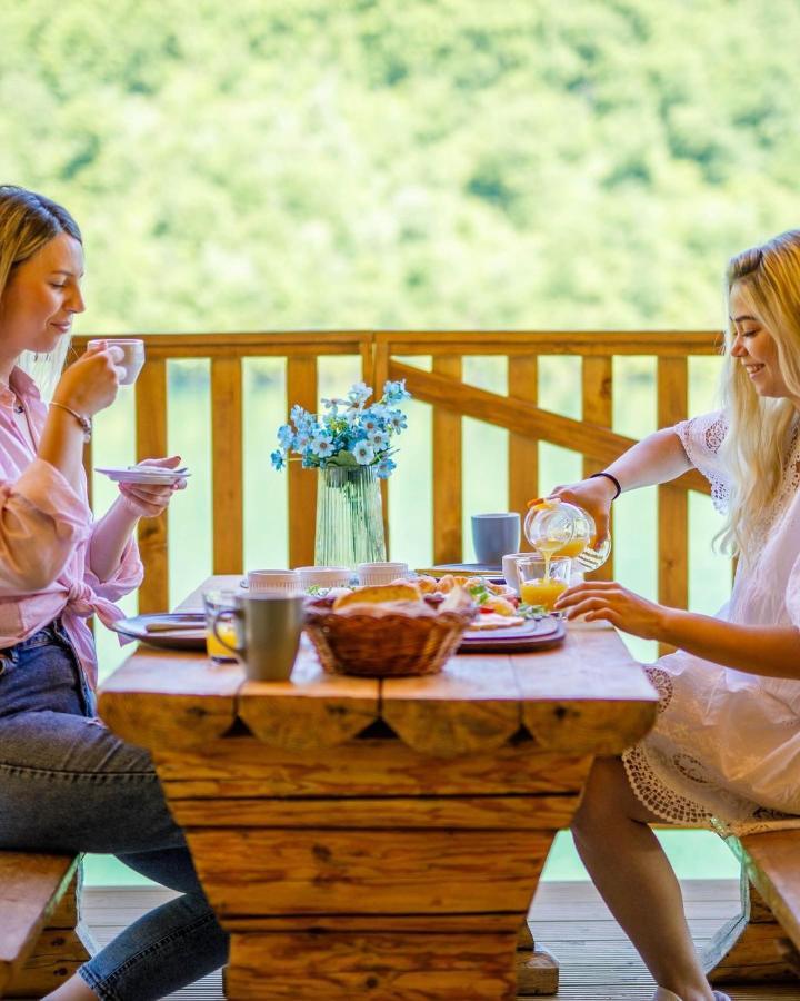 ホテル Glamping Bagrem Jablanica エクステリア 写真