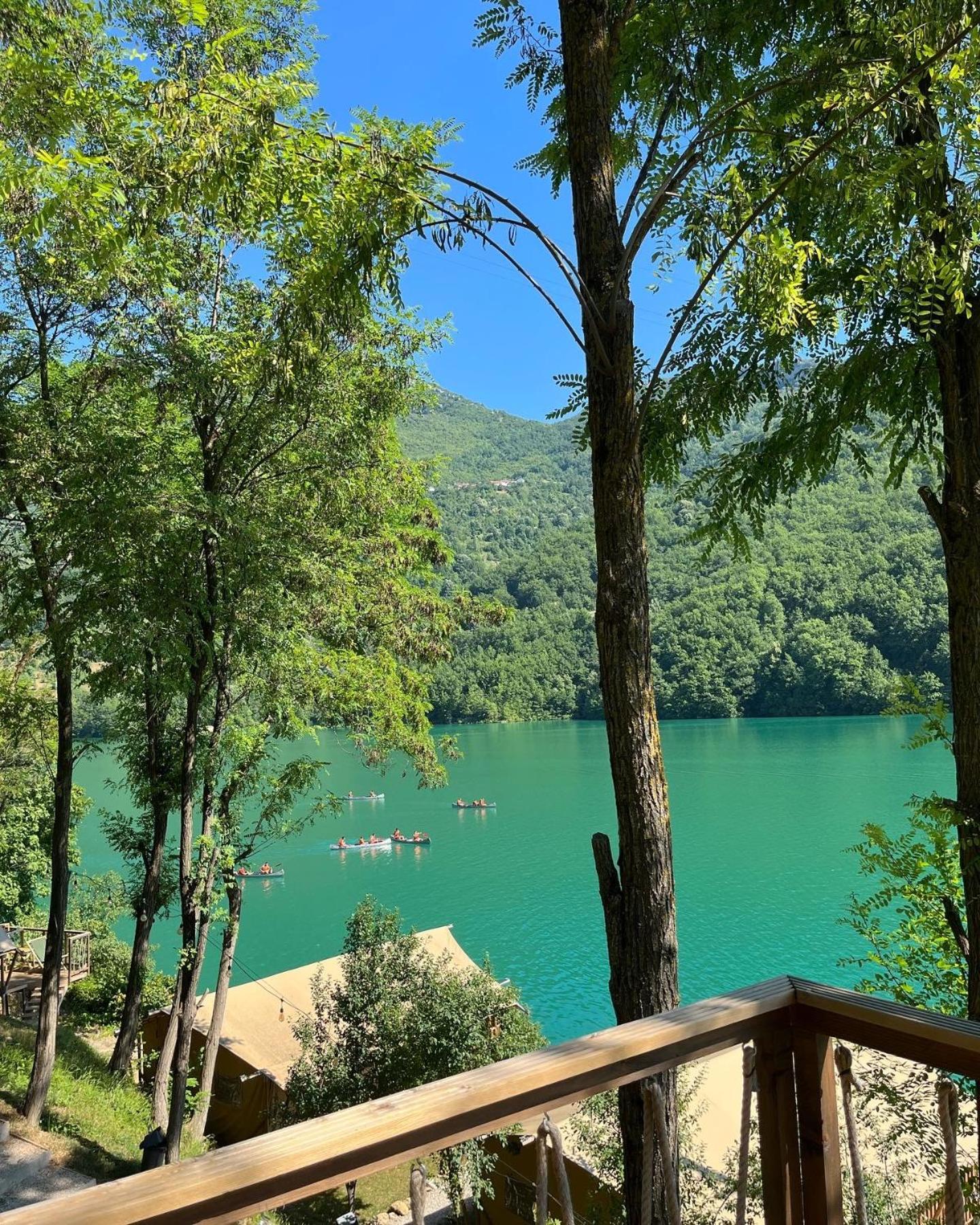 ホテル Glamping Bagrem Jablanica エクステリア 写真