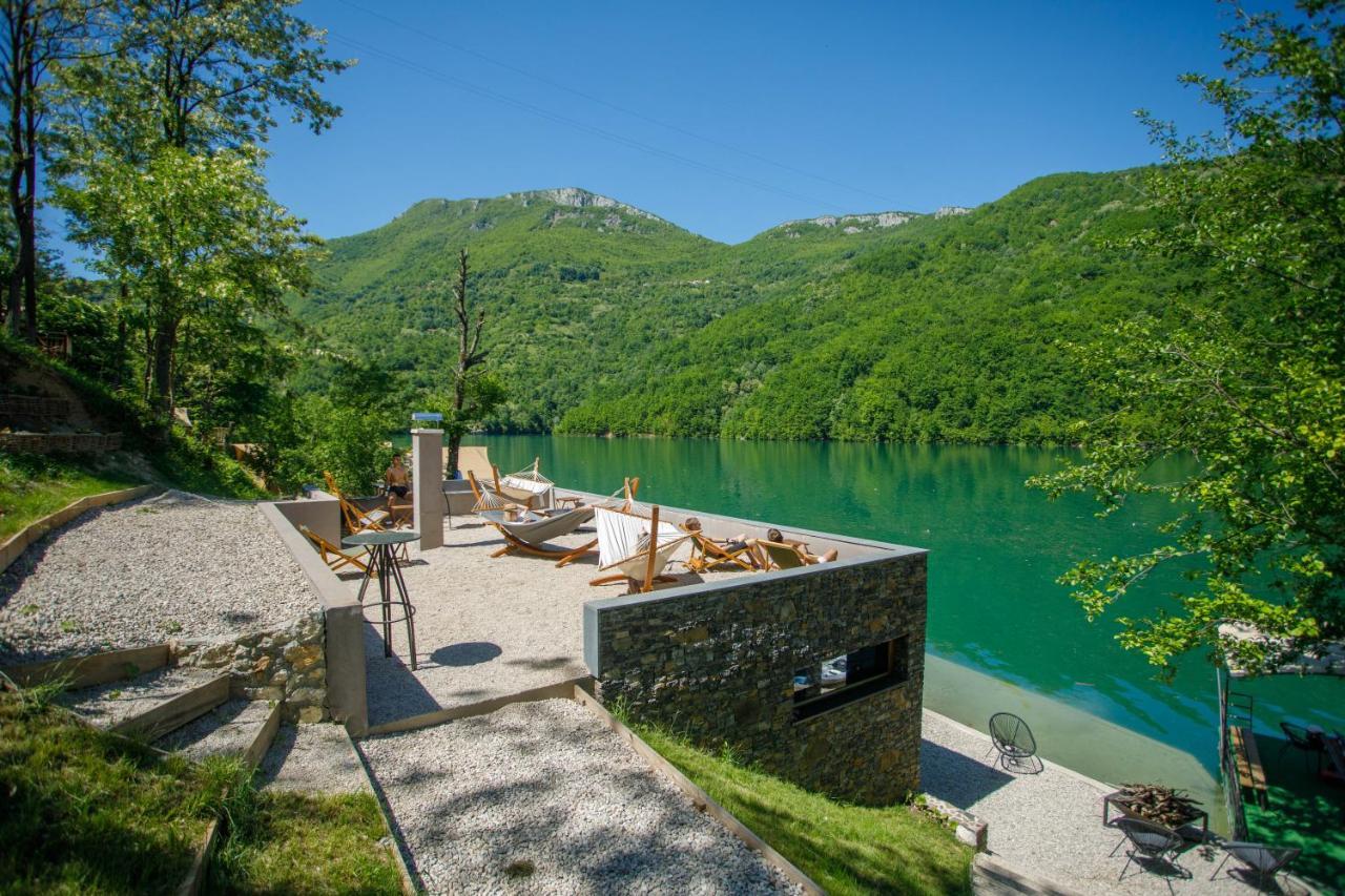 ホテル Glamping Bagrem Jablanica エクステリア 写真