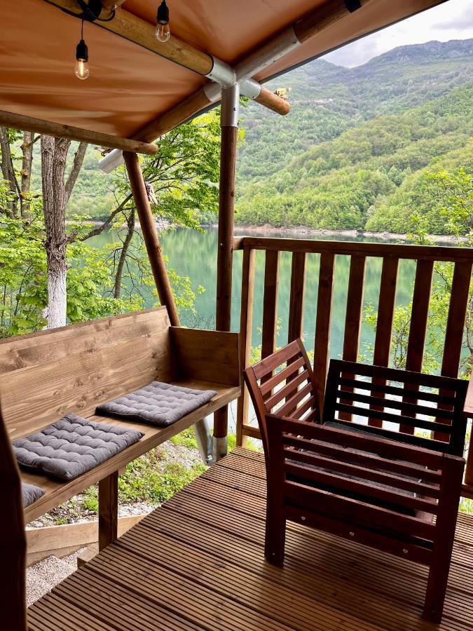 ホテル Glamping Bagrem Jablanica エクステリア 写真